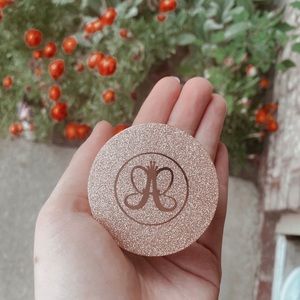 Anastasia Beverly Hills loose highlighter.